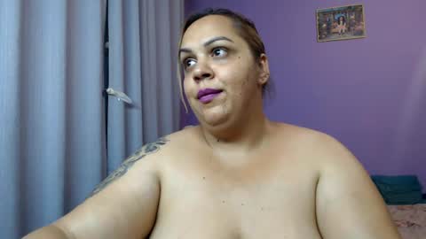 Snapshot of mellybbw chatting on July 4, 2026, 9:43 pm mellybbw online show from July 4, 2026, 9:43 pm