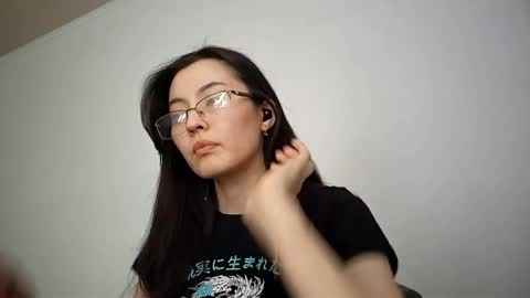 Snapshot of melodeehayden chatting on April 26, 2026, 11:19 am Nika online show from April 26, 2026, 11:19 am