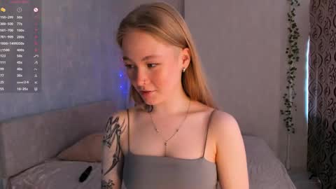 melodievejar online show from May 4, 2026, 4:19 am