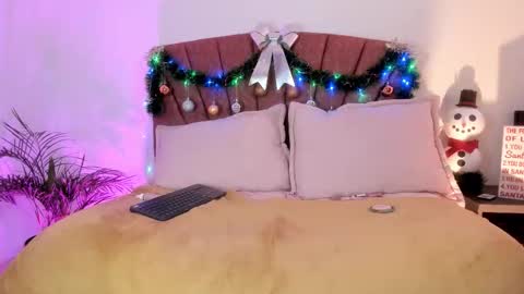  Leslie  online show from December 15, 2025, 11:47 am