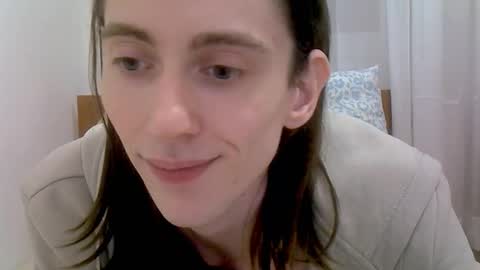 Melody online show from February 4, 2026, 6:47 pm