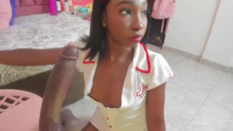 Snapshot of melody_paris chatting on February 3, 2026, 10:53 am Mixie online show from February 3, 2026, 10:53 am