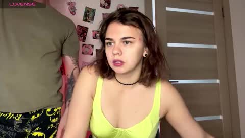 melody_song online show from October 28, 2025, 6:06 am