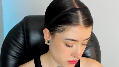 Snapshot of melody_suarez chatting on December 11, 2024, 11:32 pm MELODY online show from December 11, 2024, 11:32 pm
