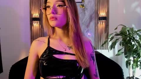 melodylanee online show from May 30, 2026, 11:07 am