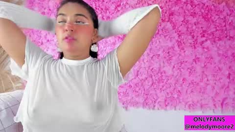 Snapshot of melodymoore_ chatting on November 9, 2025, 10:19 pm Melody online show from November 9, 2025, 10:19 pm