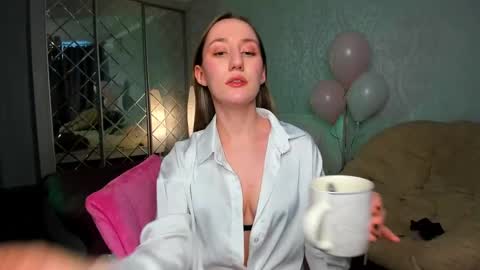 Snapshot of melodyoflovee chatting on January 25, 2025, 12:05 pm Kaylie online show from January 25, 2025, 12:05 pm