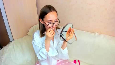 Snapshot of melodyoflovee chatting on October 26, 2025, 5:02 am Kaylie online show from October 26, 2025, 5:02 am