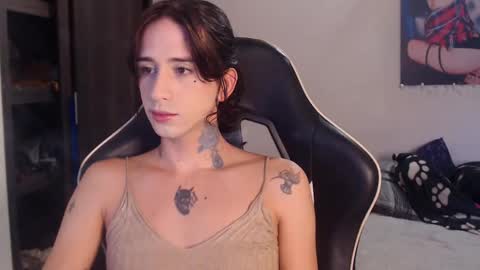 Snapshot of mely_roussex chatting on March 7, 2025, 11:29 am mely online show from March 7, 2025, 11:29 am