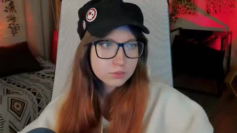 Mia online show from October 5, 2025, 4:27 pm