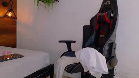  Memphis Williams  online show from March 13, 2026, 3:57 am