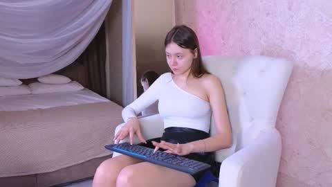 Snapshot of meow_mellie chatting on March 11, 2025, 4:32 am meow_mellie online show from March 11, 2025, 4:32 am