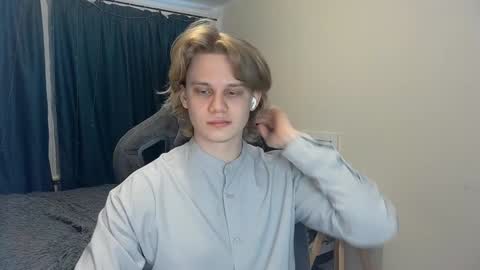 Snapshot of meow_mickey chatting on December 21, 2024, 5:03 am Mickey online show from December 21, 2024, 5:03 am