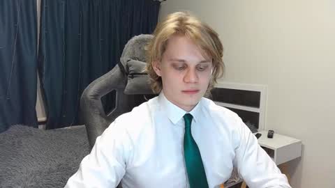 Snapshot of meow_mickey chatting on December 23, 2024, 6:05 pm Mickey online show from December 23, 2024, 6:05 pm