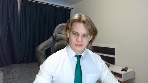 Snapshot of meow_mickey chatting on December 24, 2024, 4:33 am Mickey online show from December 24, 2024, 4:33 am