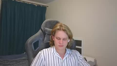 Snapshot of meow_mickey chatting on February 13, 2025, 5:44 pm Mickey online show from February 13, 2025, 5:44 pm