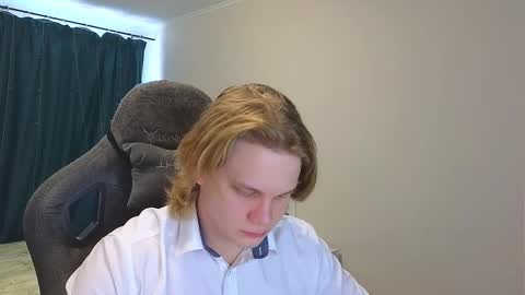 Snapshot of meow_mickey chatting on February 22, 2025, 7:45 am Mickey online show from February 22, 2025, 7:45 am