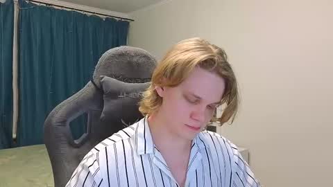 Snapshot of meow_mickey chatting on February 24, 2025, 5:53 pm Mickey online show from February 24, 2025, 5:53 pm