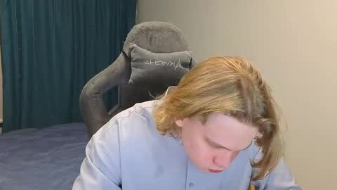 Snapshot of meow_mickey chatting on March 4, 2025, 4:52 pm Mickey online show from March 4, 2025, 4:52 pm