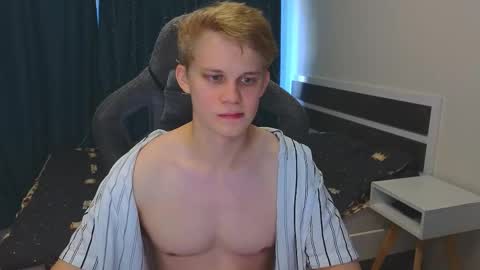 Mickey online show from November 3, 2025, 7:42 am