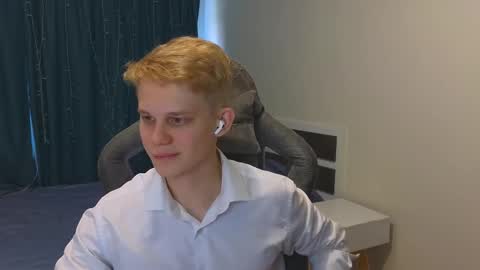 Mickey online show from November 26, 2025, 8:48 am