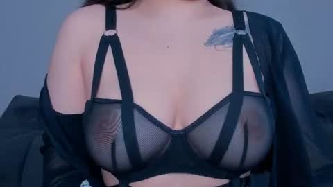 Snapshot of meow_rinnie chatting on June 25, 2026, 9:47 am My links --- online show from June 25, 2026, 9:47 am