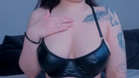 Snapshot of meow_rinnie chatting on July 1, 2026, 10:50 am My links --- online show from July 1, 2026, 10:50 am