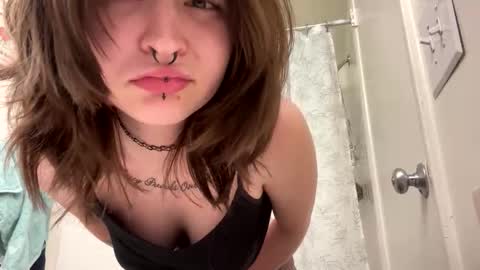 Snapshot of meowmeowkitti69 chatting on November 5, 2025, 8:42 pm meowmeowkitti69 online show from November 5, 2025, 8:42 pm