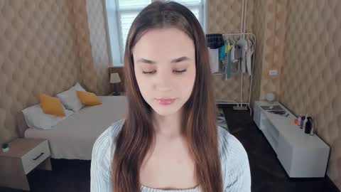 Snapshot of meoww_meows chatting on October 7, 2025, 9:06 am Julie online show from October 7, 2025, 9:06 am