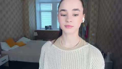 Snapshot of meoww_meows chatting on October 28, 2025, 9:24 am Julie online show from October 28, 2025, 9:24 am