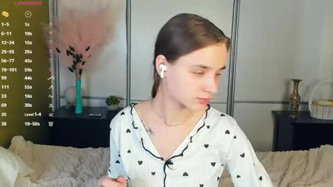 Julie online show from April 16, 2026, 7:53 am