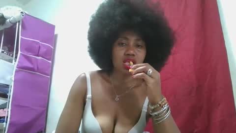 meraldaaaa online show from October 7, 2025, 5:43 pm