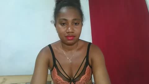 meraldaaaa online show from October 19, 2025, 1:01 pm