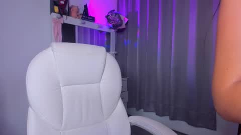 instagram fernandatoloza01  online show from January 9, 2026, 2:58 am