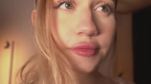 Snapshot of mermaids_ chatting on January 3, 2025, 11:12 pm Lara OFFLINE online show from January 3, 2025, 11:12 pm