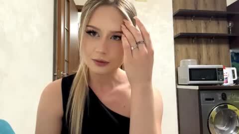 Stefani online show from June 28, 2026, 1:28 pm