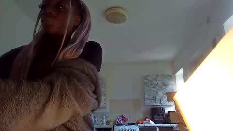 Alexismerton online show from March 24, 2026, 11:37 am