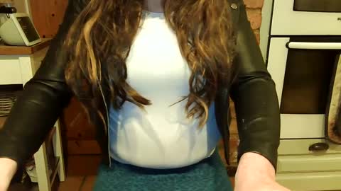 messyxdresser online show from March 10, 2025, 9:29 pm