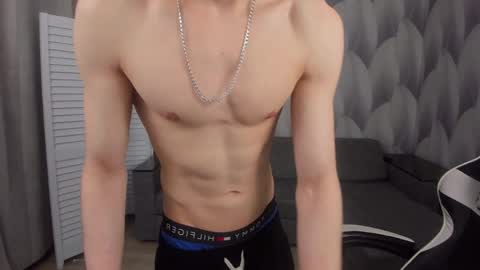 MEVERIK OUSHEN online show from April 20, 2026, 7:04 pm