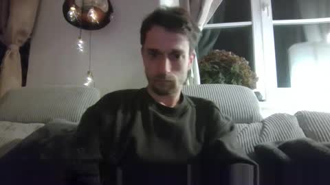 mew online show from May 15, 2026, 9:44 pm