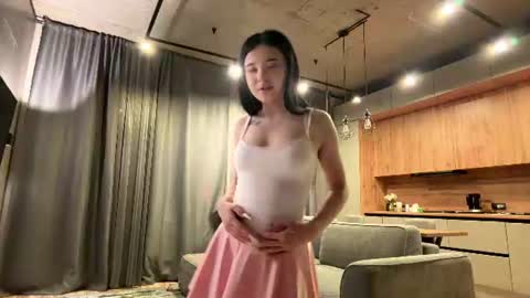 mewpuff online show from July 4, 2026, 9:10 pm
