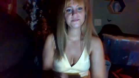 mezzy69 online show from October 11, 2025, 8:13 am