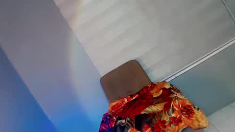 Snapshot of mi_amor18 chatting on January 2, 2025, 8:17 am Hera online show from January 2, 2025, 8:17 am