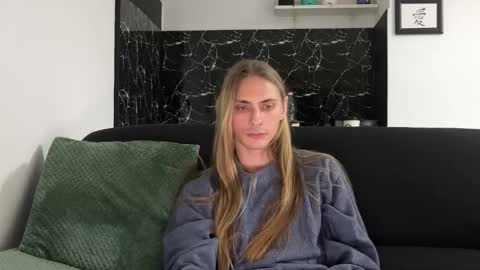 Snapshot of mi_chyort chatting on February 6, 2026, 4:10 pm Misha online show from February 6, 2026, 4:10 pm