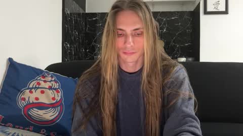 Snapshot of mi_chyort chatting on February 8, 2026, 4:54 pm Misha online show from February 8, 2026, 4:54 pm