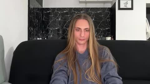 Snapshot of mi_chyort chatting on February 22, 2026, 7:01 pm Misha online show from February 22, 2026, 7:01 pm