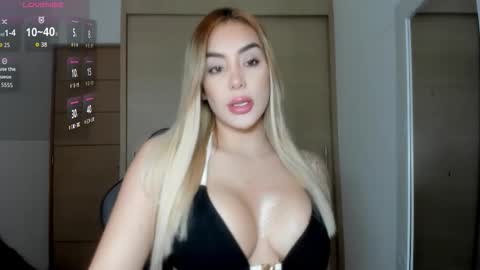 Snapshot of mi_suk1 chatting on October 27, 2025, 7:29 pm mi suk1 online show from October 27, 2025, 7:29 pm