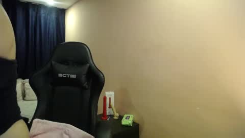 Mia zoe online show from January 9, 2025, 12:25 am