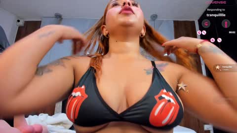 Snapshot of mia_18v chatting on January 8, 2025, 1:53 am Violett online show from January 8, 2025, 1:53 am