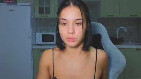 Snapshot of mia___lunaa chatting on October 6, 2025, 1:58 am Mia online show from October 6, 2025, 1:58 am